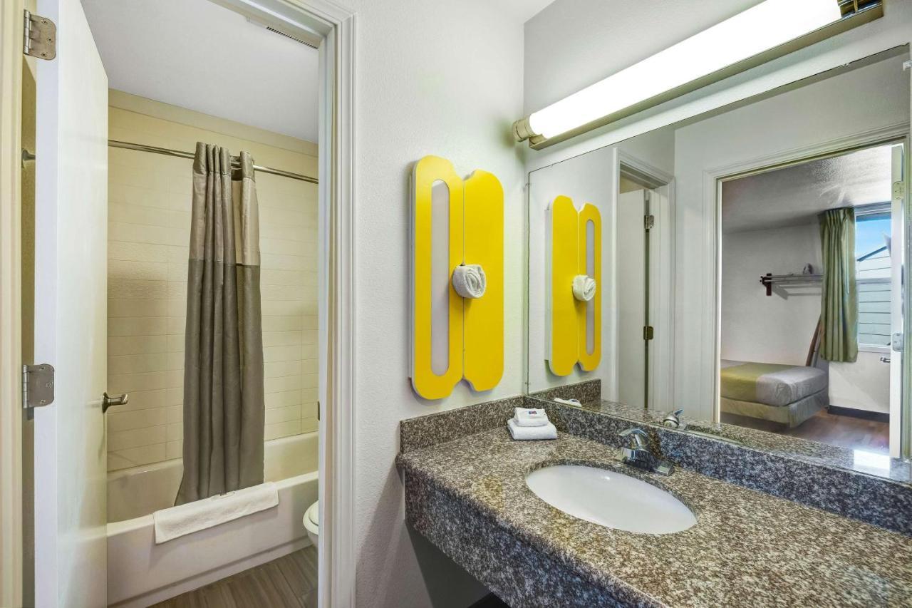 สตูดิโอ 6 พอร์ตแลนด์ โอเรกอน Hotel ภายนอก รูปภาพ